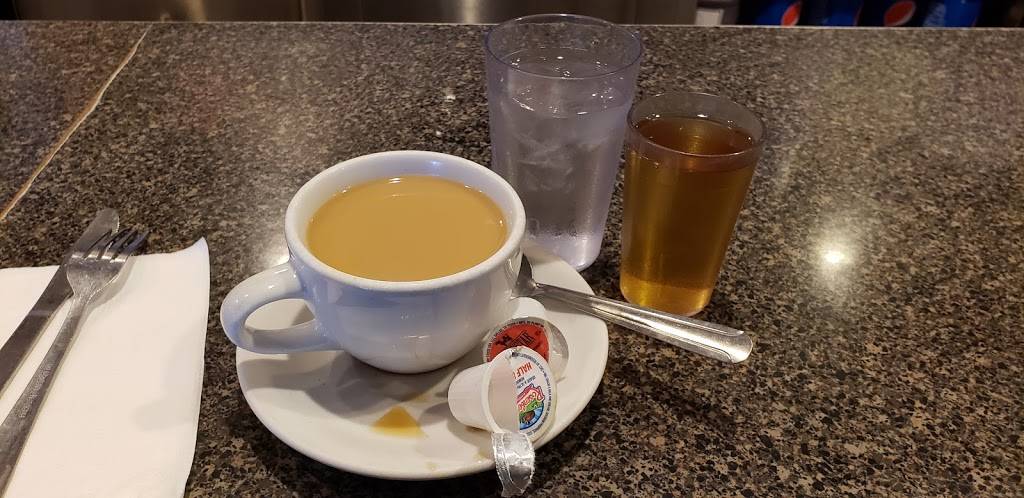 Andonios Diner | restaurant | 9244 Krewstown Rd, Philadelphia, PA 19115, USA | 2156981712 OR +1 215-698-1712