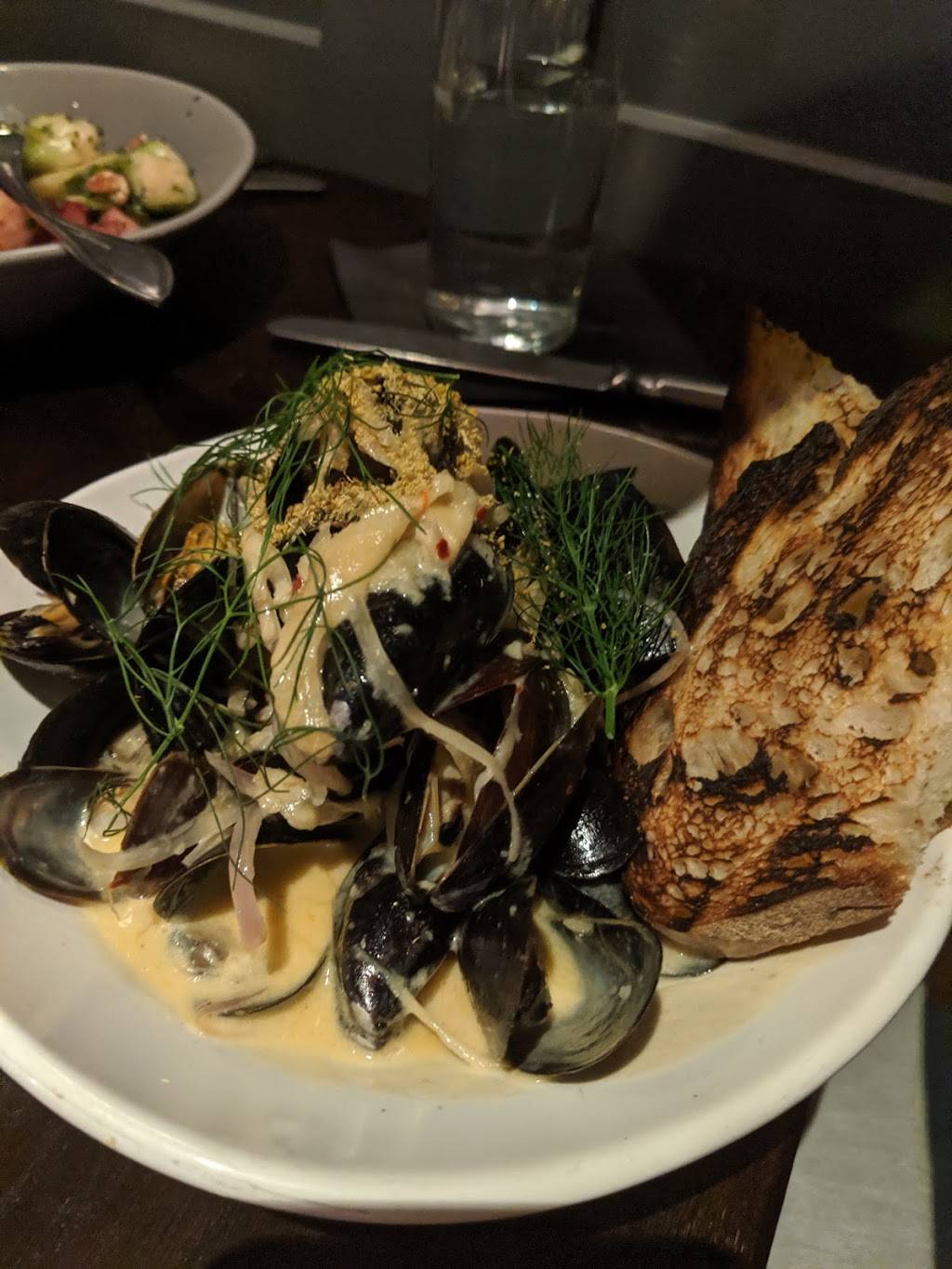 The Pier House | restaurant | 7 W Washington Blvd, Venice, CA 90291, USA | 3104391770 OR +1 310-439-1770