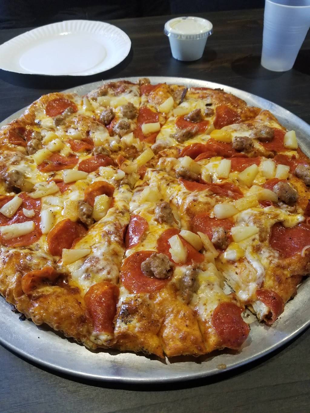 Me-n-Eds On Tap | restaurant | 1247 N. Wishon, Fresno, CA 93728, USA | 5594421247 OR +1 559-442-1247