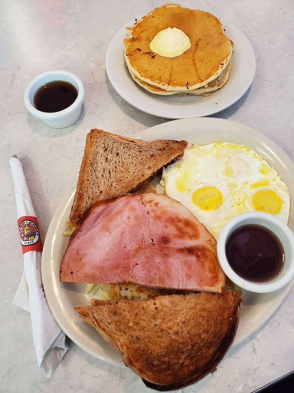 Grand Coney | restaurant | 5121 28th St SE, Grand Rapids, MI 49512, USA | 6169303596 OR +1 616-930-3596