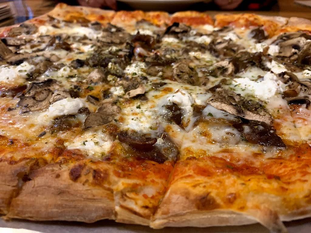 Flatbread Company | restaurant | 311 Derby St, Salem, MA 01970, USA | 9787442829 OR +1 978-744-2829