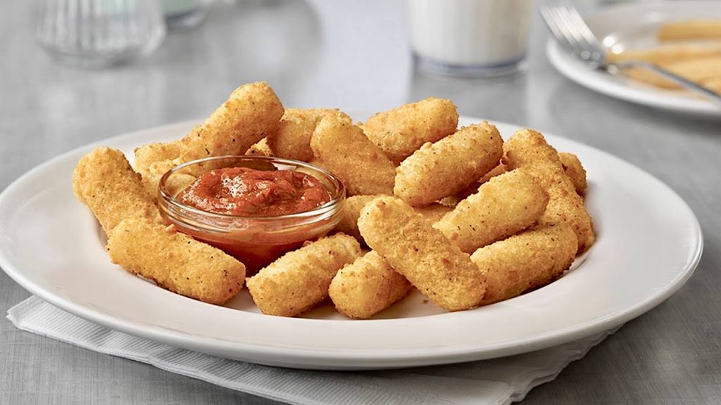 Famous Fried Chicken & Pizza Restaurant | meal delivery | 755 Main St, Haverhill, MA 01830, USA | 9783729600 OR +1 978-372-9600