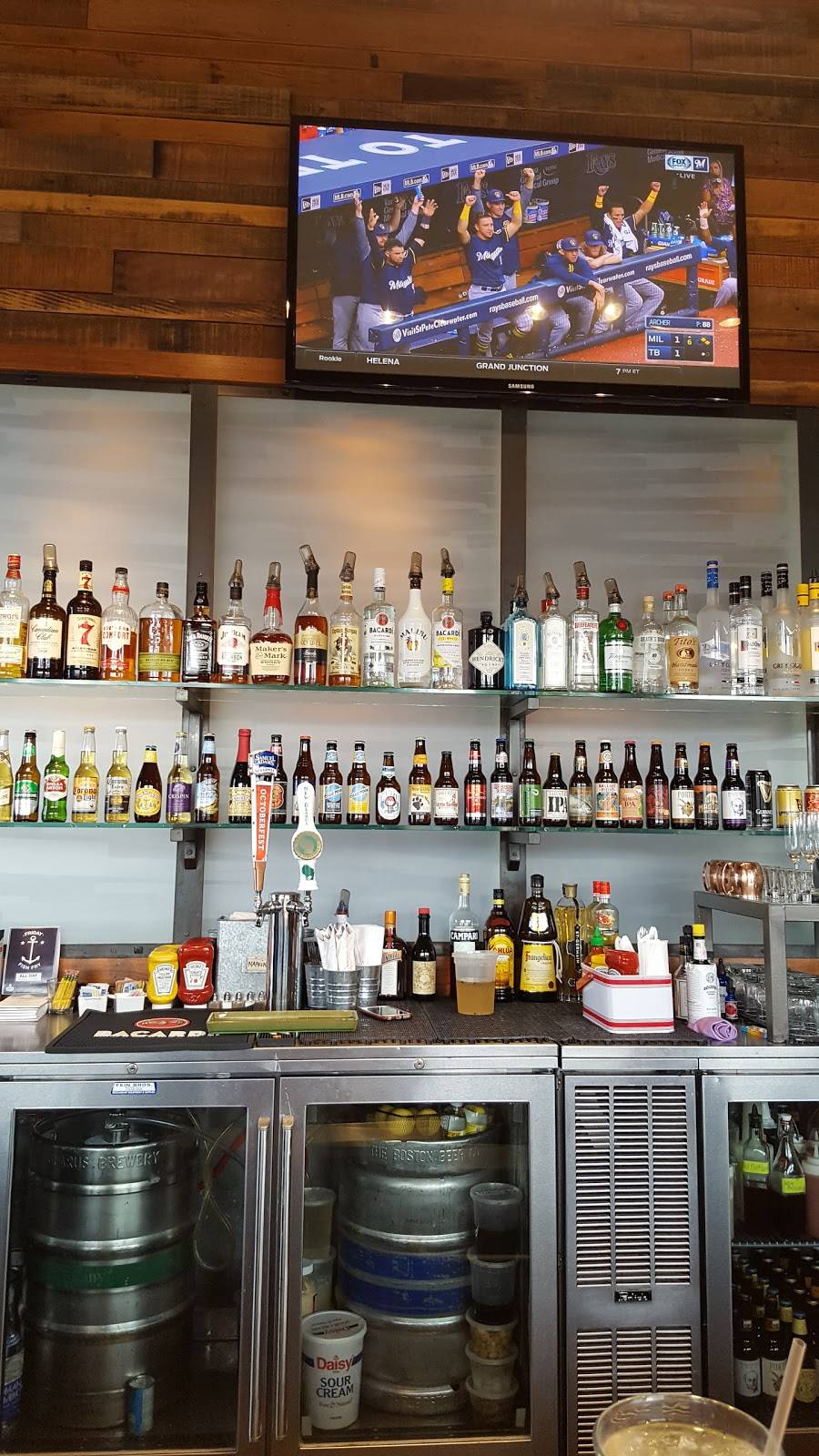 Jakes Burger | restaurant | 18905 W Capitol Dr #110, Brookfield, WI 53045, USA | 2627811110 OR +1 262-781-1110