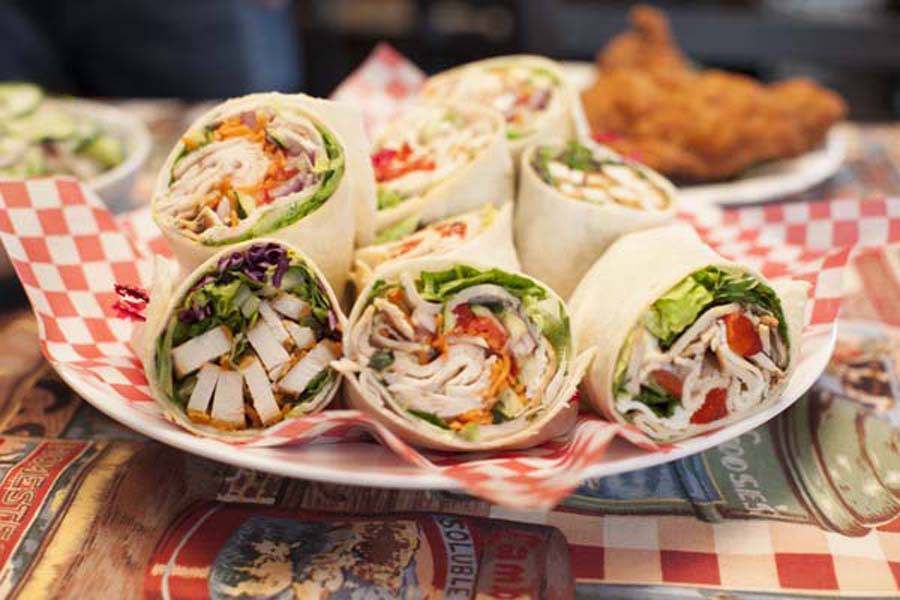 Zorns | restaurant | 2495 Merrick Rd, Bellmore, NY 11710, USA | 5168268000 OR +1 516-826-8000