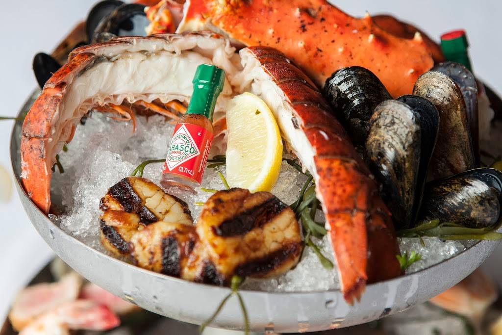 Giannis Steakhouse | restaurant | 635 Lake St E, Wayzata, MN 55391, USA | 9524041100 OR +1 952-404-1100