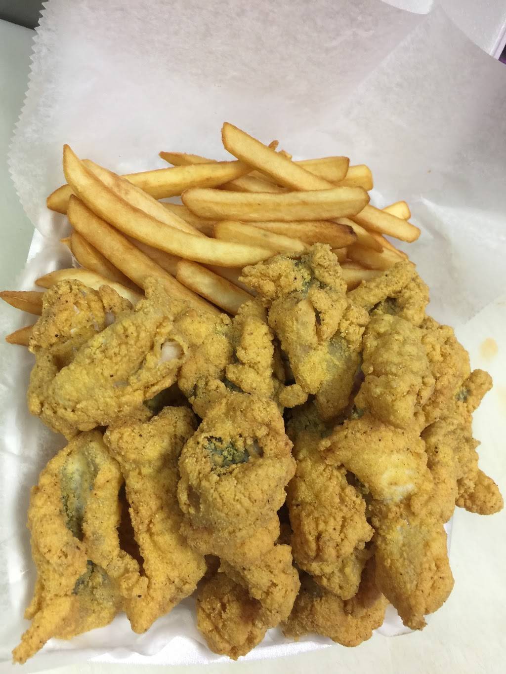 Gerrys Fish & Chicken | meal takeaway | 2 W 103rd St, Chicago, IL 60628, USA | 7732537150 OR +1 773-253-7150