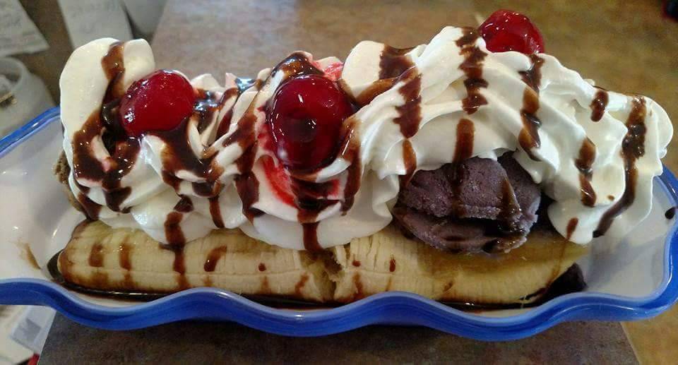 Salsbury Place | restaurant | 1204 Washington Ave, Rensselaer, NY 12144, USA | 5182834543 OR +1 518-283-4543