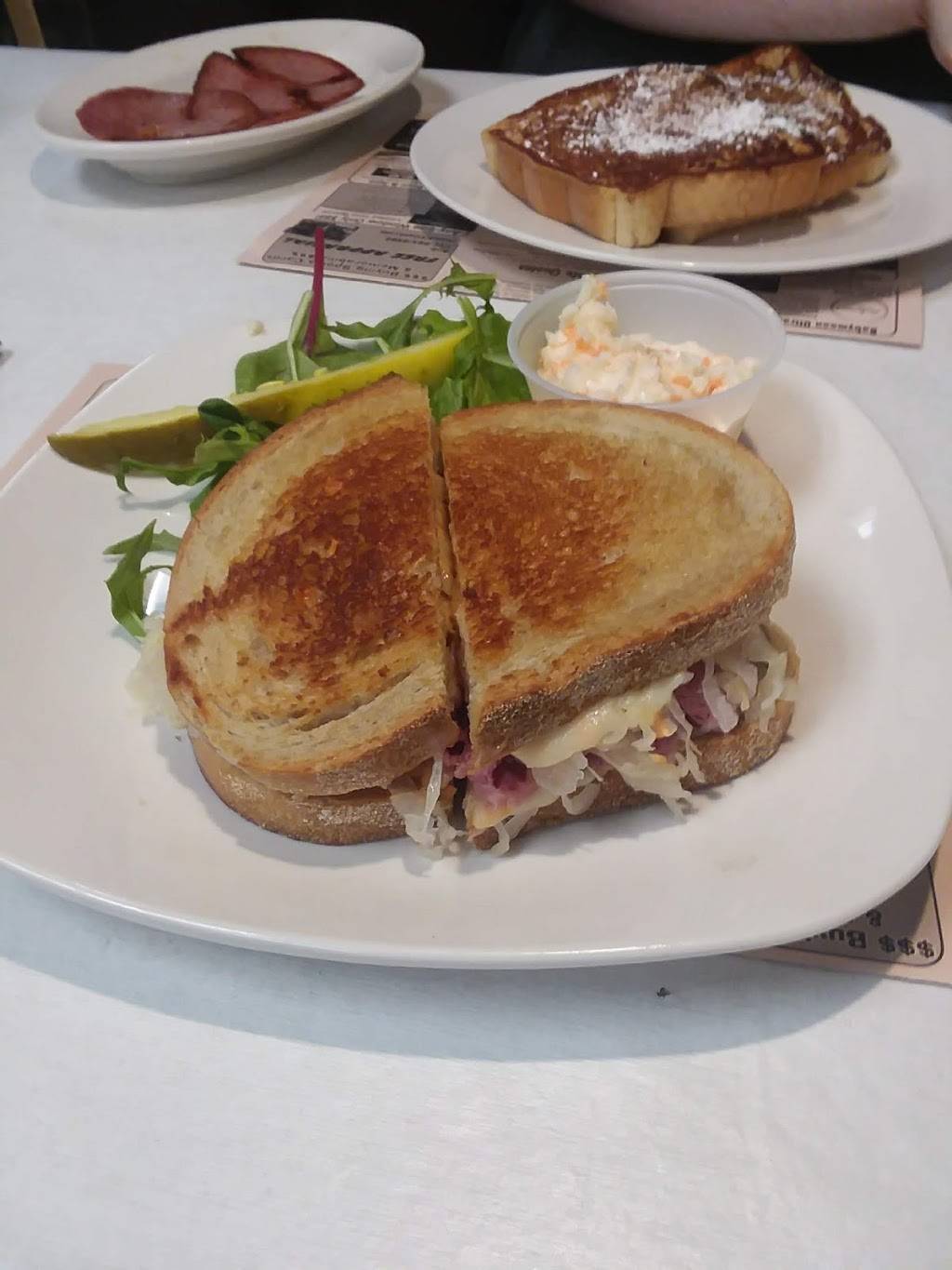 John & Elaines Restaurant | restaurant | 1103 Richmond Ave, Point Pleasant Beach, NJ 08742, USA | 7328990089 OR +1 732-899-0089