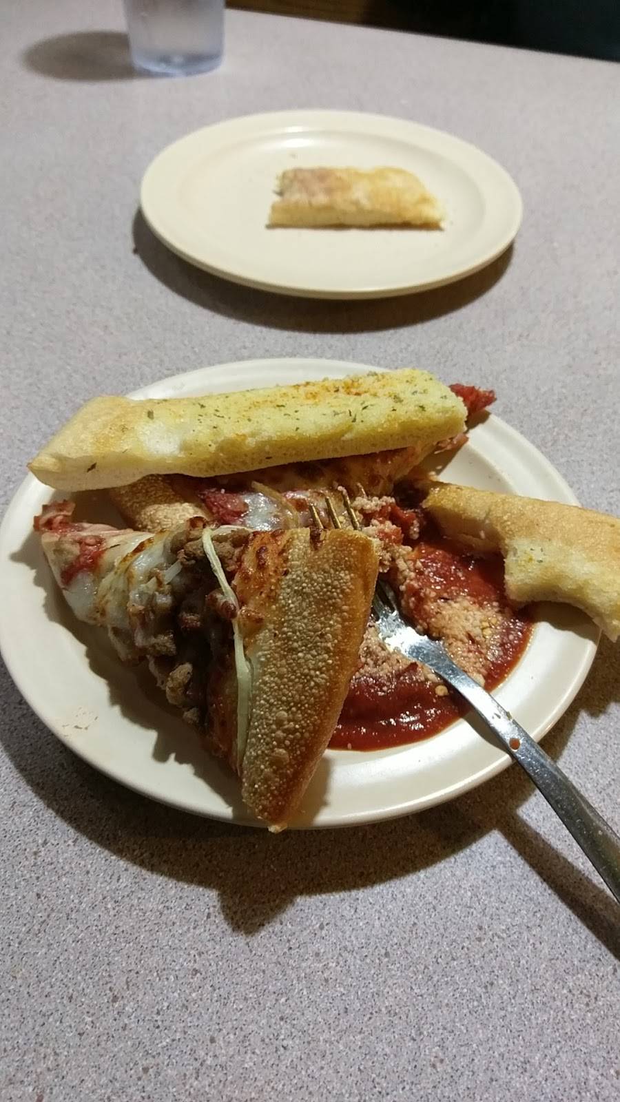 Panteras Pizza | restaurant | 1522 Troy Rd, Edwardsville, IL 62025, USA | 6186926000 OR +1 618-692-6000