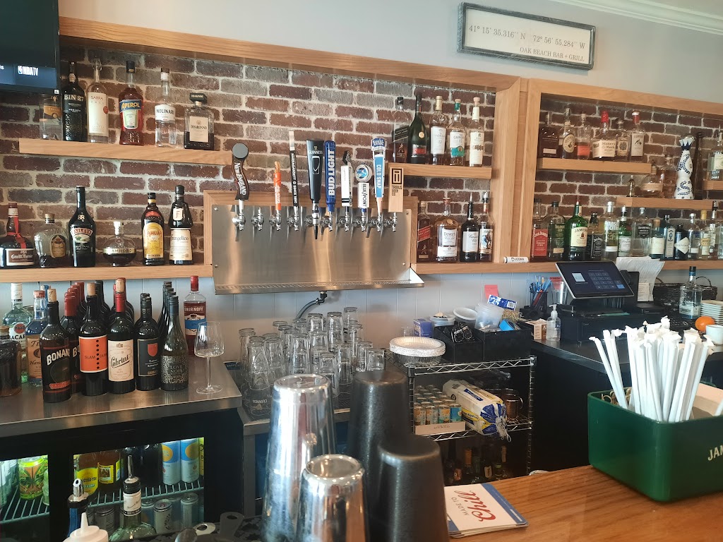 Oak Beach Bar + Grill | restaurant | 291 Captain Thomas Blvd, West Haven, CT 06516, USA | 2034793500 OR +1 203-479-3500