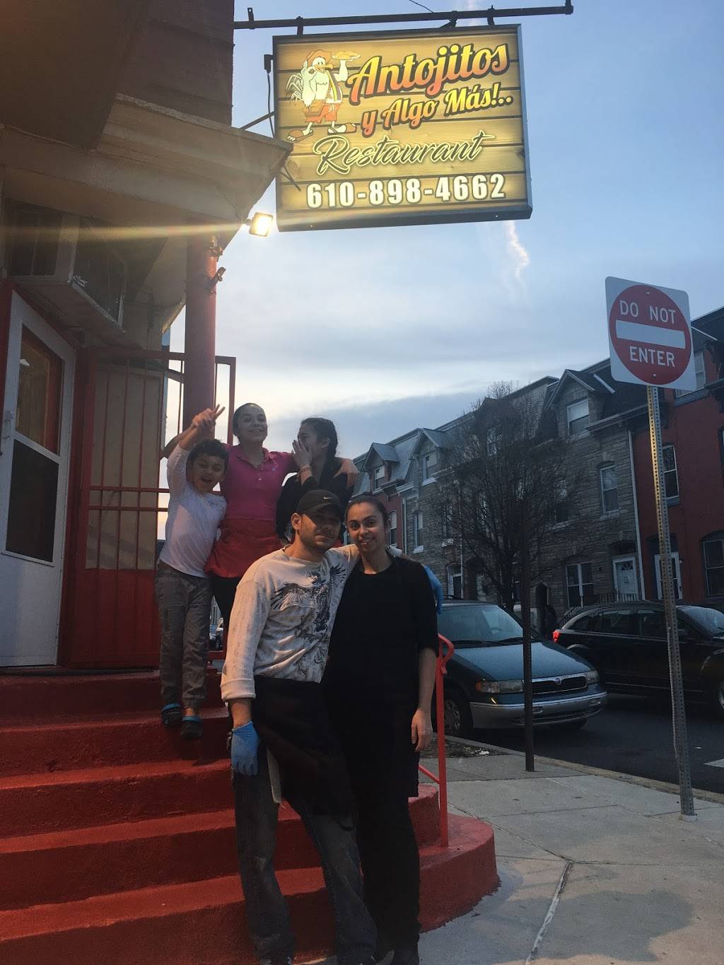 Antojitos y algo más | restaurant | 154 Walnut St, Reading, PA 19601, USA | 6108984662 OR +1 610-898-4662