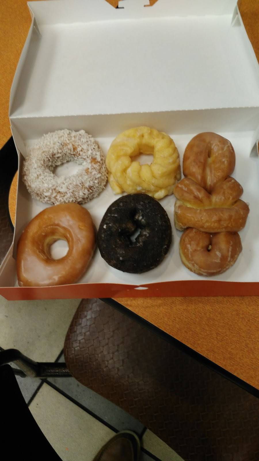 Dunkin Donuts | cafe | 8714 W Hillsborough Ave, Tampa, FL 33615, USA | 8138819894 OR +1 813-881-9894