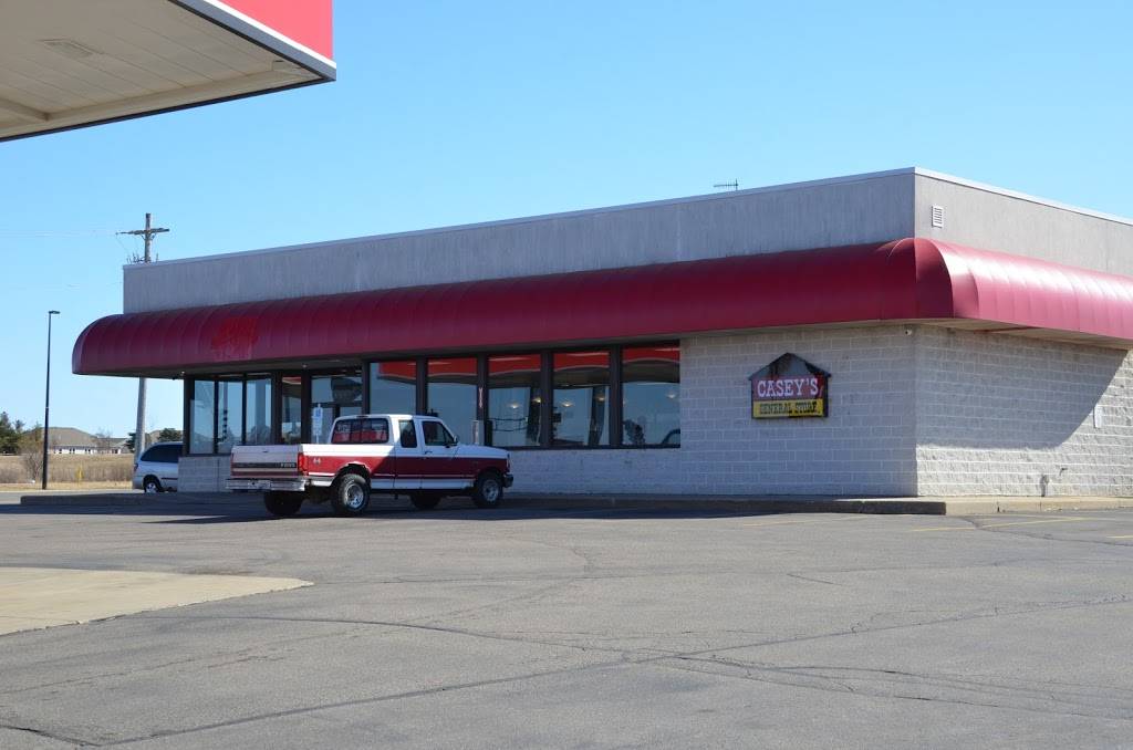 Caseys | restaurant | 109 W Market St, Elkhorn, WI 53121, USA | 2627238893 OR +1 262-723-8893