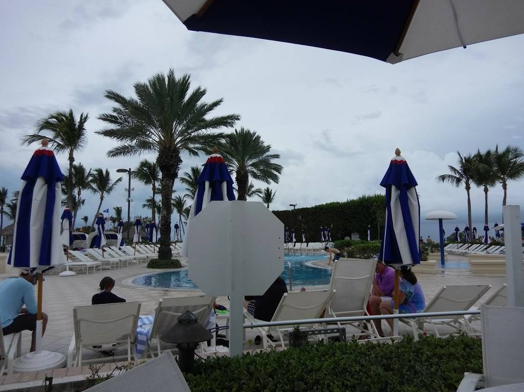 Beach Grill Private Club | restaurant | 35 Ocean Reef Dr, Key Largo, FL 33037, USA | 3053672611 OR +1 305-367-2611