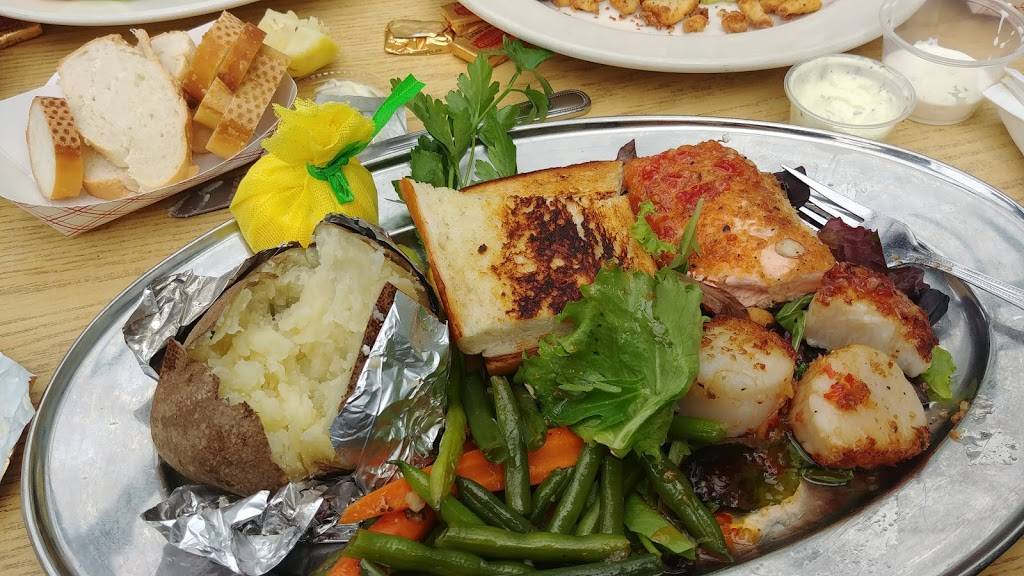 Phils Fish Market & Eatery | restaurant | 7600 Sandholdt Rd, Moss Landing, CA 95039, USA | 8316332152 OR +1 831-633-2152