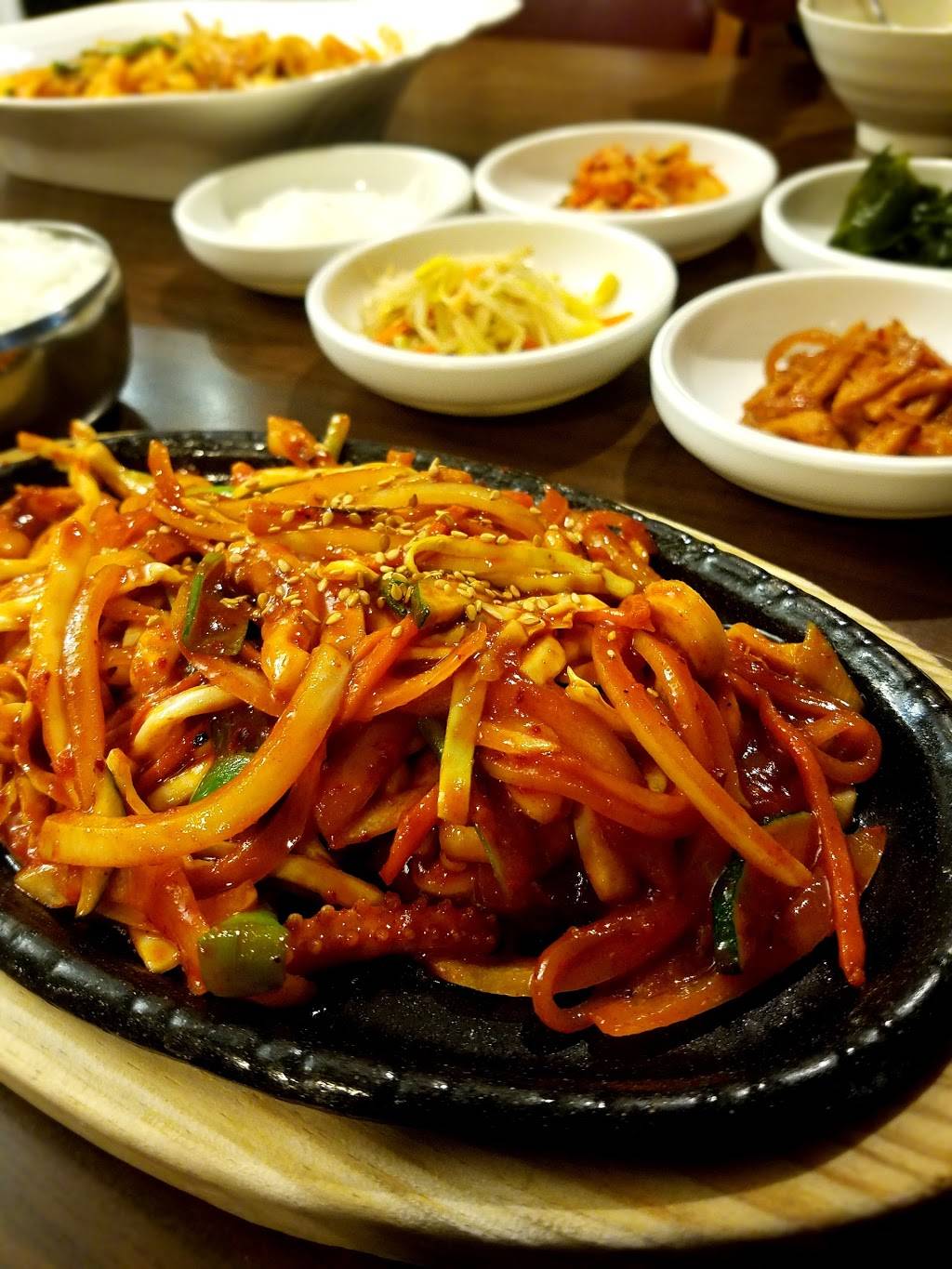 Duru Restaurant | restaurant | 220 Welland Ave, St. Catharines, ON L2R 2P4, Canada | 9056826920 OR +1 905-682-6920