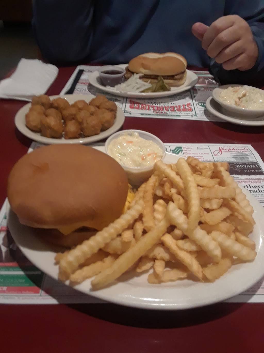 Streamliner Family Restaurant | restaurant | 201 E 9th St, Rochester, IN 46975, USA | 5742234656 OR +1 574-223-4656