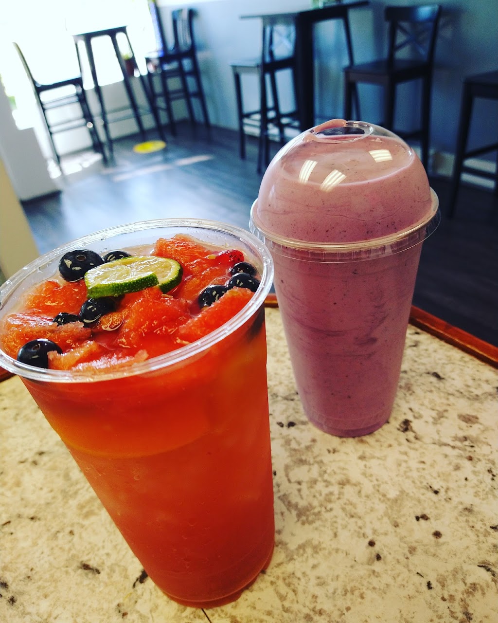 Nutrición club livingwell 114 | restaurant | 578 Dexter St, Central Falls, RI 02863, USA | 8604786408 OR +1 860-478-6408