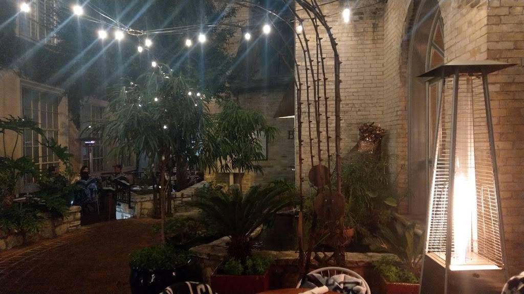 The Vault | restaurant | 314 E Commerce St, San Antonio, TX 78205, USA | 2102248484 OR +1 210-224-8484