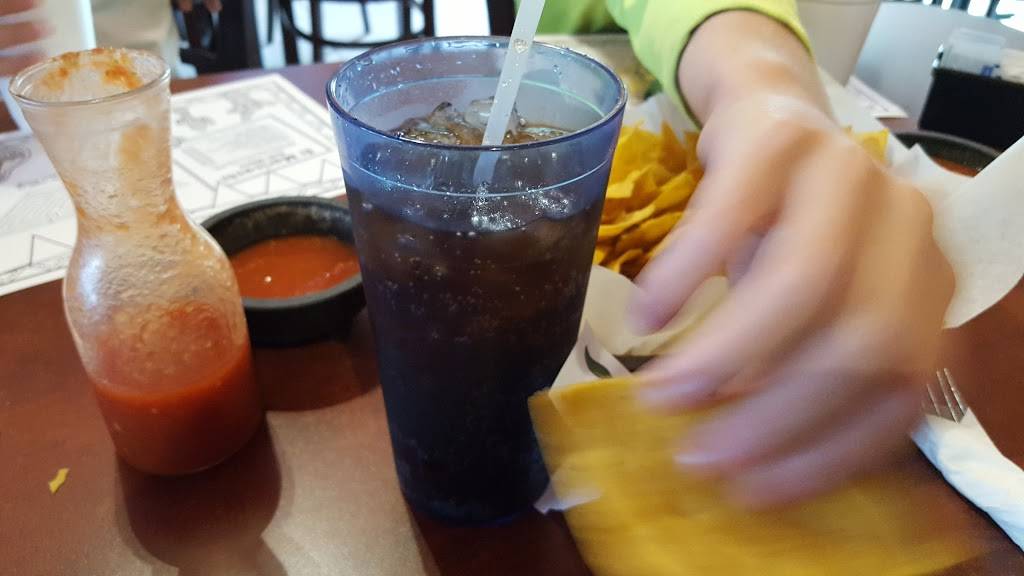 El Mariachi Mexican Restaurant | restaurant | 1694 S Church St, Watertown, WI 53094, USA | 9202610200 OR +1 920-261-0200