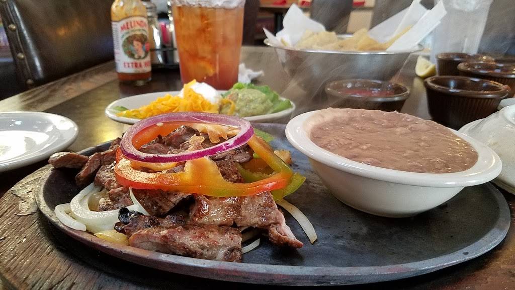 El Fenix Mexican Restaurant | restaurant | 3911 W Airport Fwy, Irving, TX 75062, USA | 9725733980 OR +1 972-573-3980