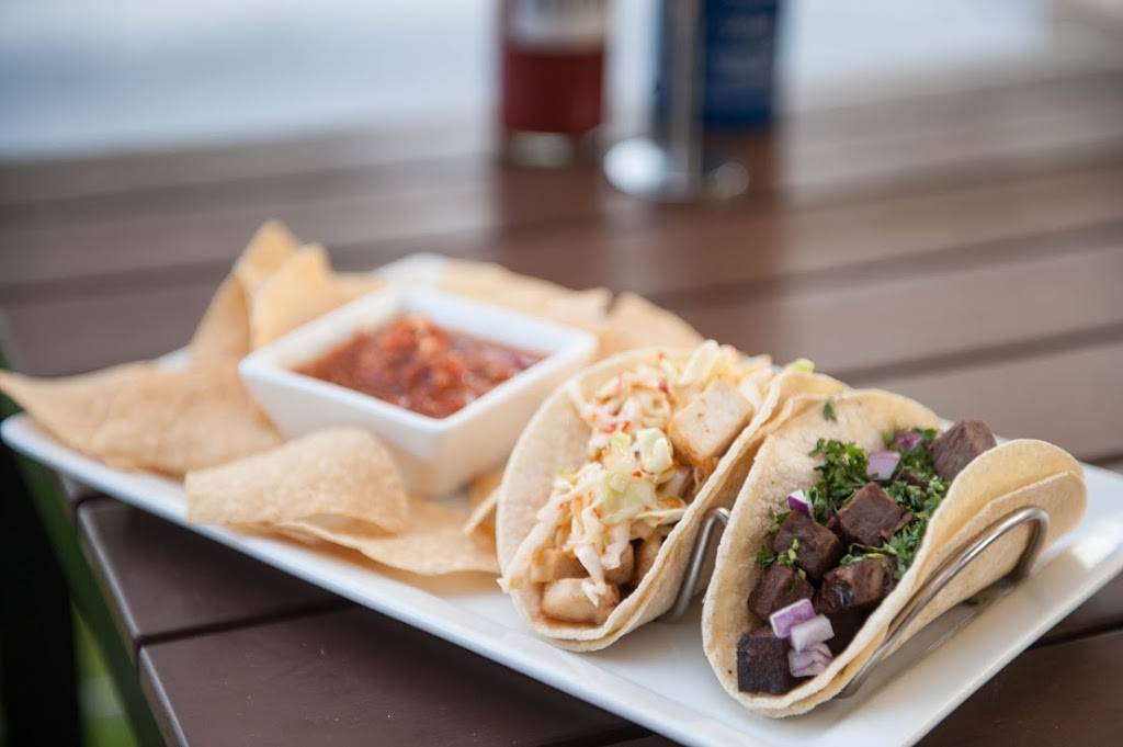 Johnnys Italian-American Tavern by Carinos | restaurant | 11920 Amargosa Rd, Victorville, CA 92392, USA | 7609498700 OR +1 760-949-8700