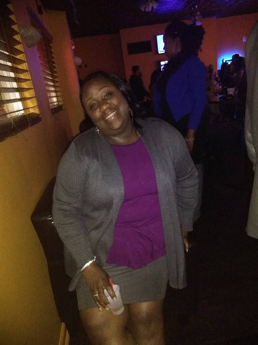 KickbacksCincy | night club | 8087 Vine St, Cincinnati, OH 45216, USA | 5138322365 OR +1 513-832-2365