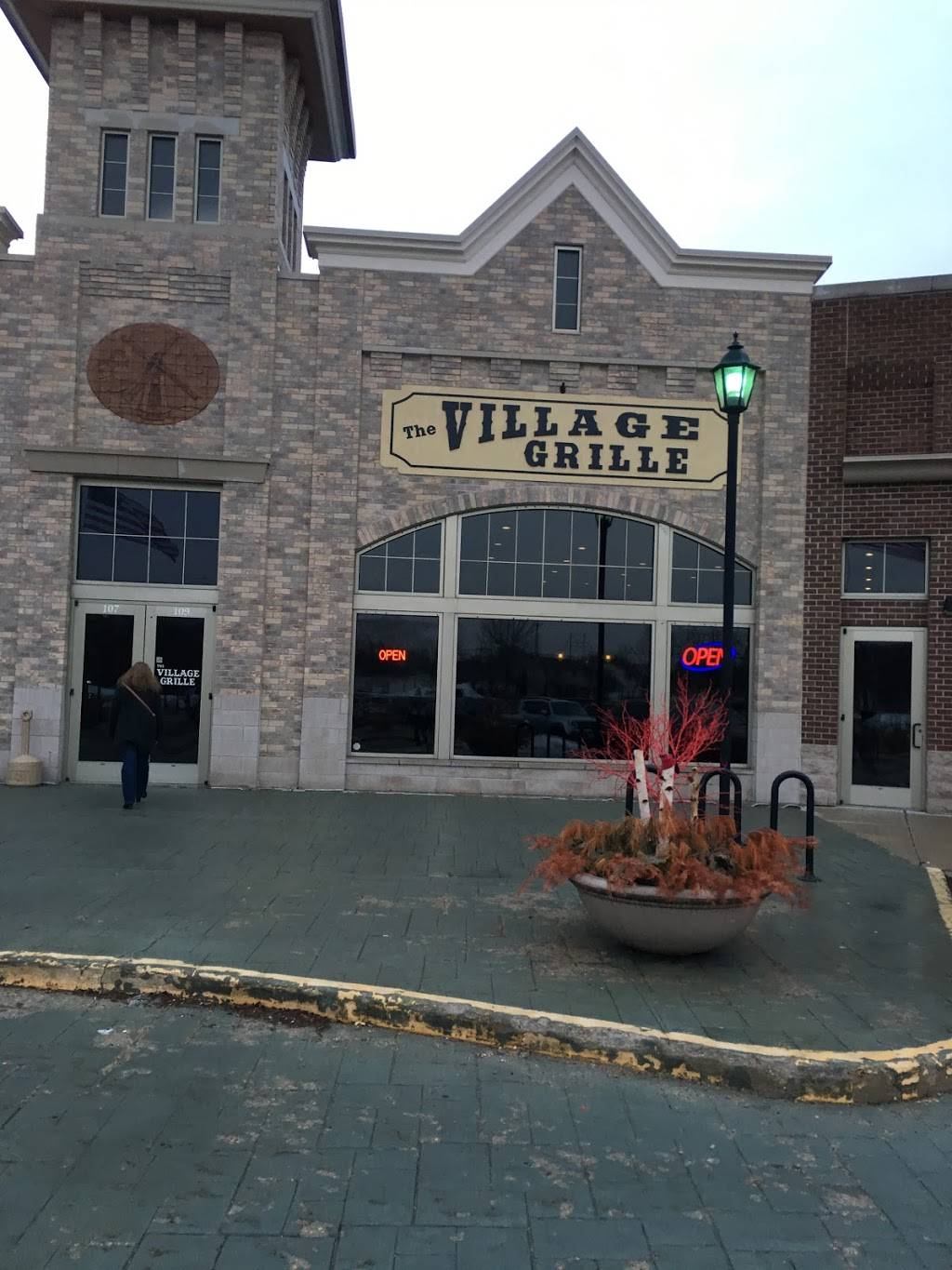 The Village Grille | restaurant | 801 Hoffman Rd, Green Bay, WI 54301, USA | 9203369901 OR +1 920-336-9901