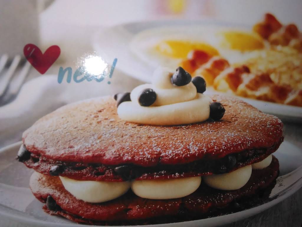 IHOP | restaurant | 2435 James St, Coralville, IA 52241, USA | 3192481122 OR +1 319-248-1122