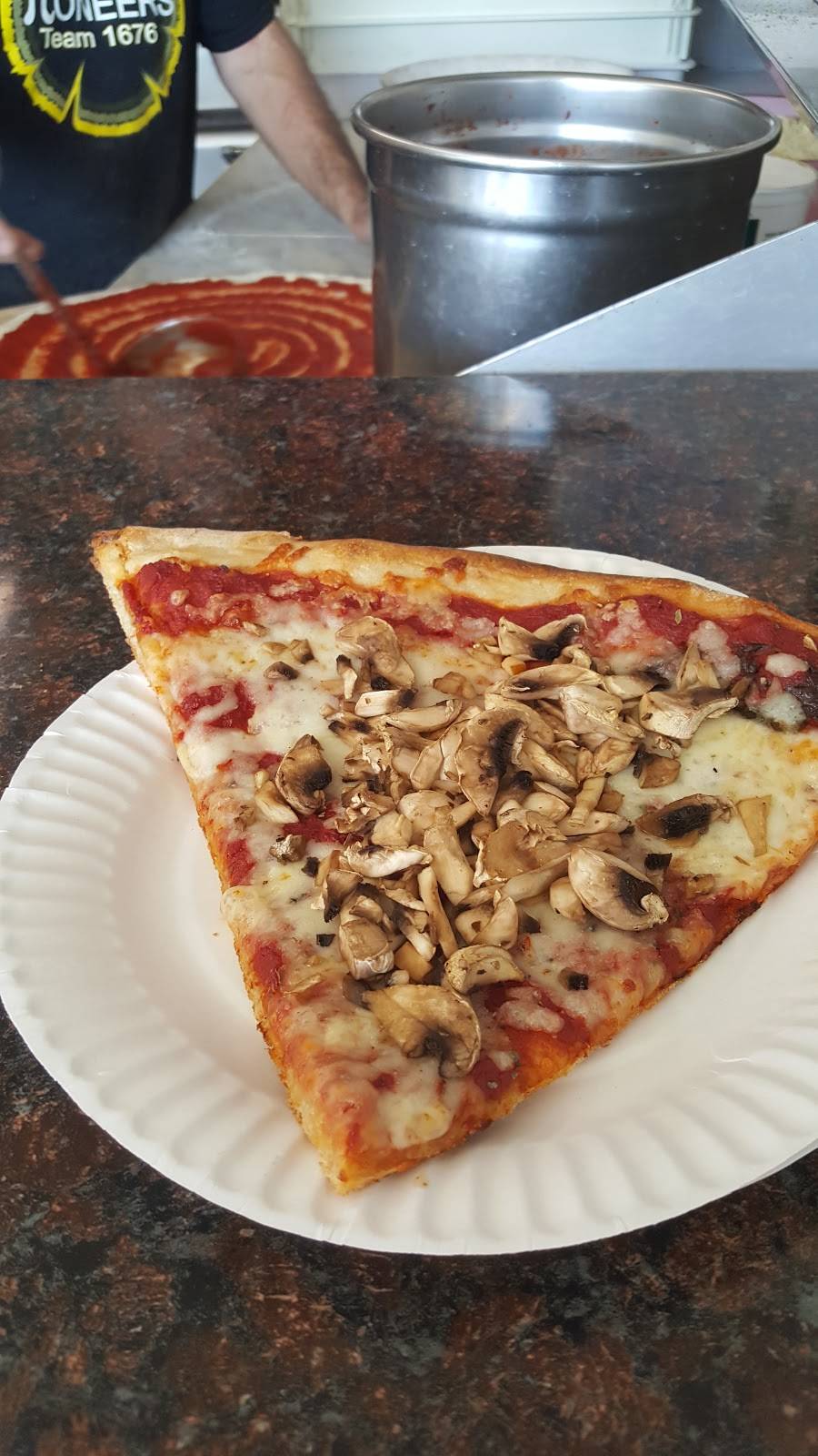 Ralphos Pizza | restaurant | 794 Broad Ave, Ridgefield, NJ 07657, USA | 2019453031 OR +1 201-945-3031