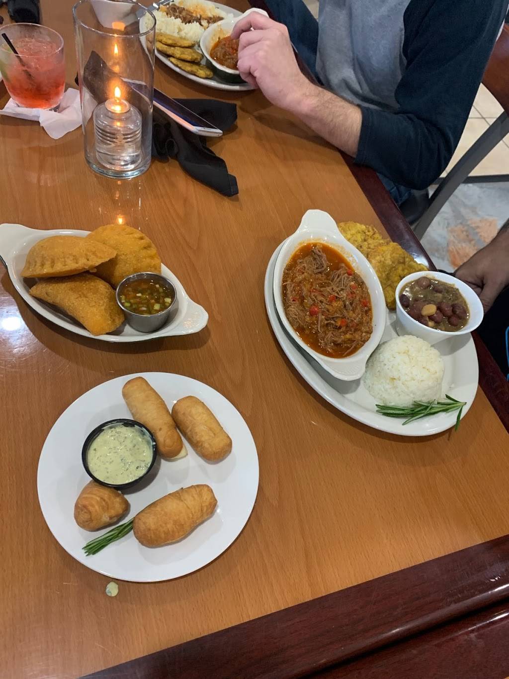 Capachos bar & grill | restaurant | 1410 FL-436, Casselberry, FL 32707, USA | 4079604085 OR +1 407-960-4085