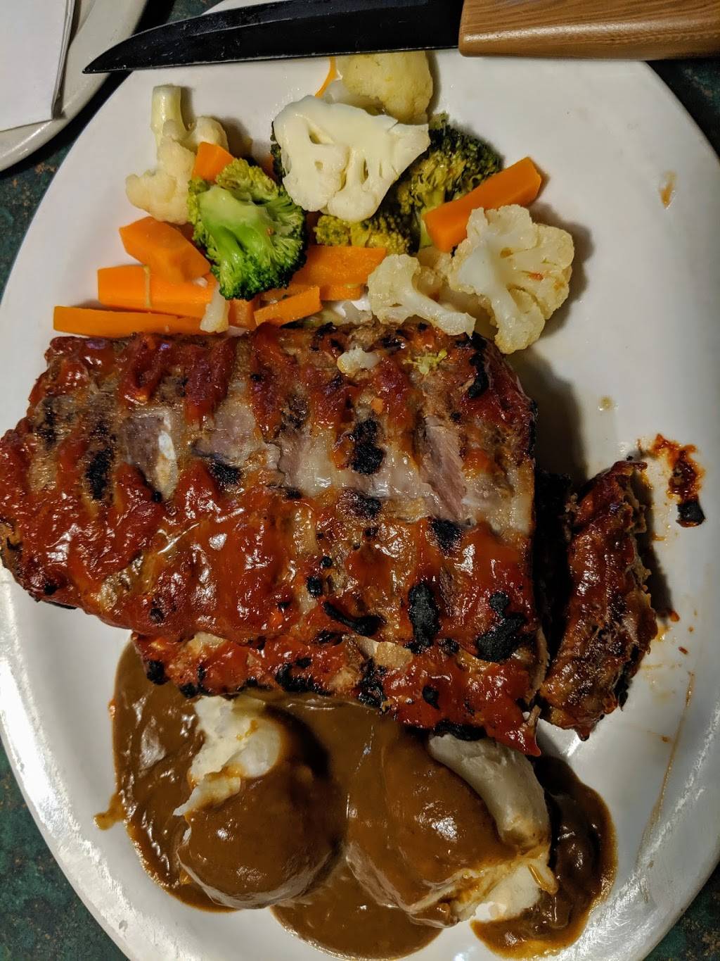 Finnigans Road House | restaurant | 955 Pembroke St E, Pembroke, ON K8A 3M3, Canada | 6137352333 OR +1 613-735-2333