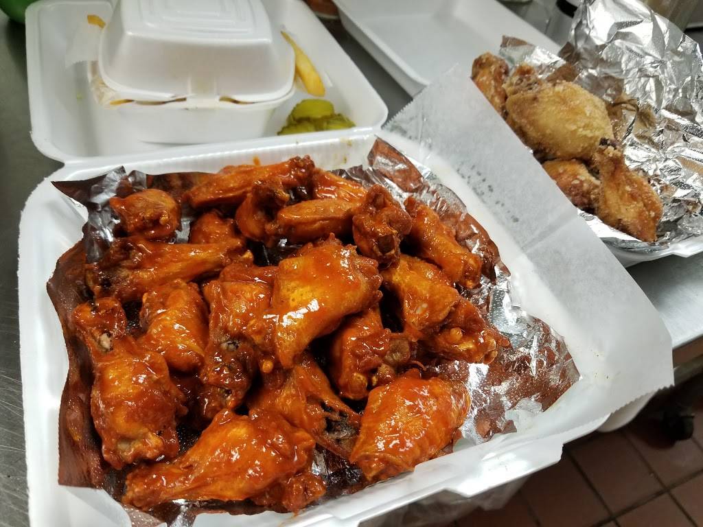 Wings World - Wheatland | restaurant | 3207 E Kirnwood Dr #118, Dallas, TX 75237, USA | 2142382738 OR +1 214-238-2738