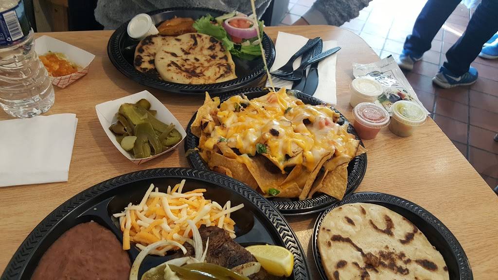 Tortilla Café | restaurant | 210 7th St SE, Washington, DC 20003, USA | 2025475700 OR +1 202-547-5700