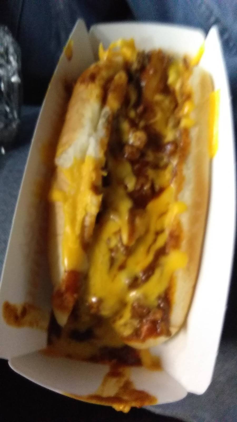 Sonic Drive-In | restaurant | 1108 10th St, Floresville, TX 78114, USA | 8303930070 OR +1 830-393-0070