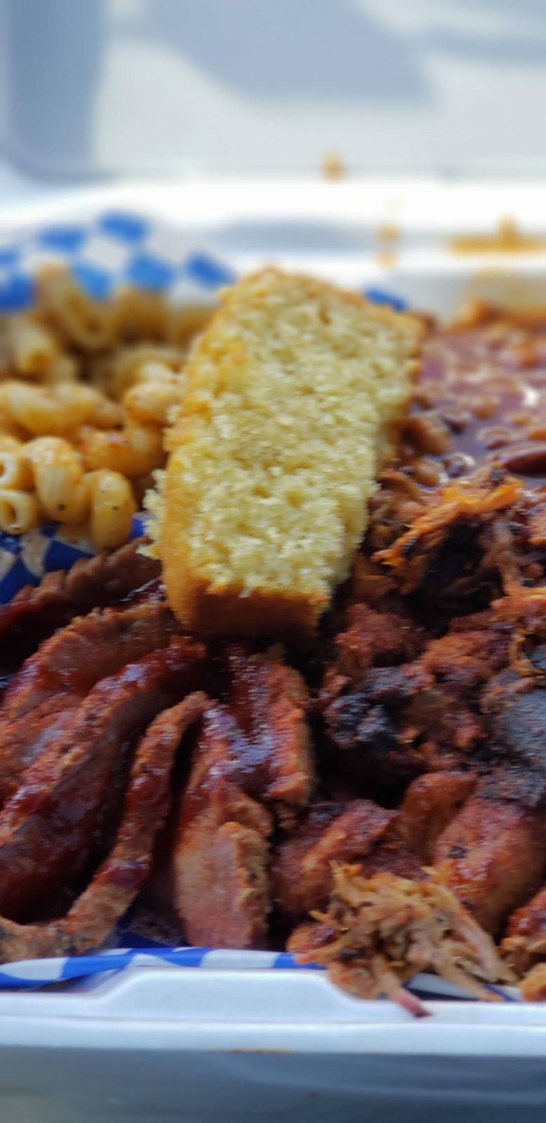 Ventura BBQ Co. | restaurant | 2860 Harbor Blvd, Oxnard, CA 93035, USA | 8055864456 OR +1 805-586-4456