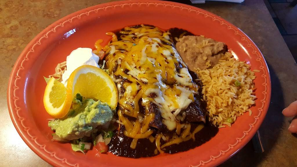 Alvarez Mexican Restaurant | restaurant | 205 E Riverside Blvd, Loves Park, IL 61111, USA | 8156334588 OR +1 815-633-4588