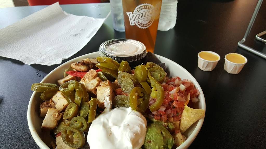 Fuddruckers | restaurant | 2290 Buckthorne Pl, The Woodlands, TX 77381, USA | 2813671343 OR +1 281-367-1343