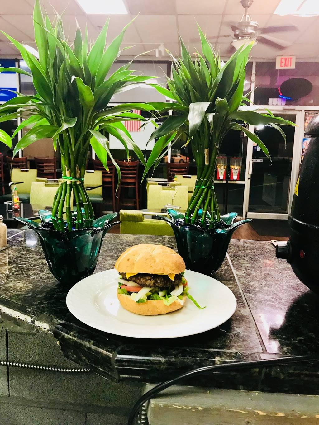 Chirilagua Pollo & Steak | restaurant | 4112 Mt Vernon Ave, Alexandria, VA 22305, USA | 7038379100 OR +1 703-837-9100