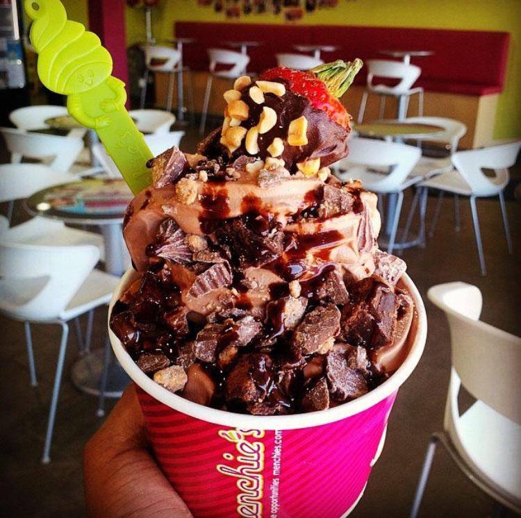 Menchies | restaurant | 10418 Campus Way S, Largo, MD 20774, USA | 3013502710 OR +1 301-350-2710