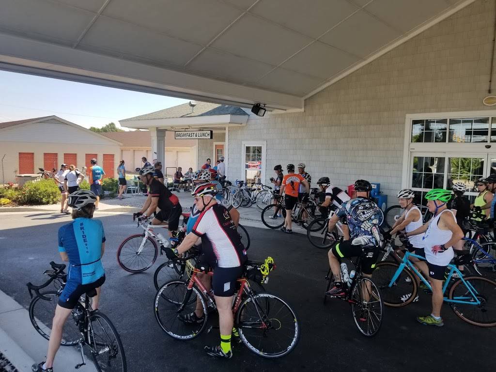 Mr. Bagel Meister - Pleasure Island | bakery | 1328 N Lake Park Blvd, Carolina Beach, NC 28428, USA | 9107071144 OR +1 910-707-1144