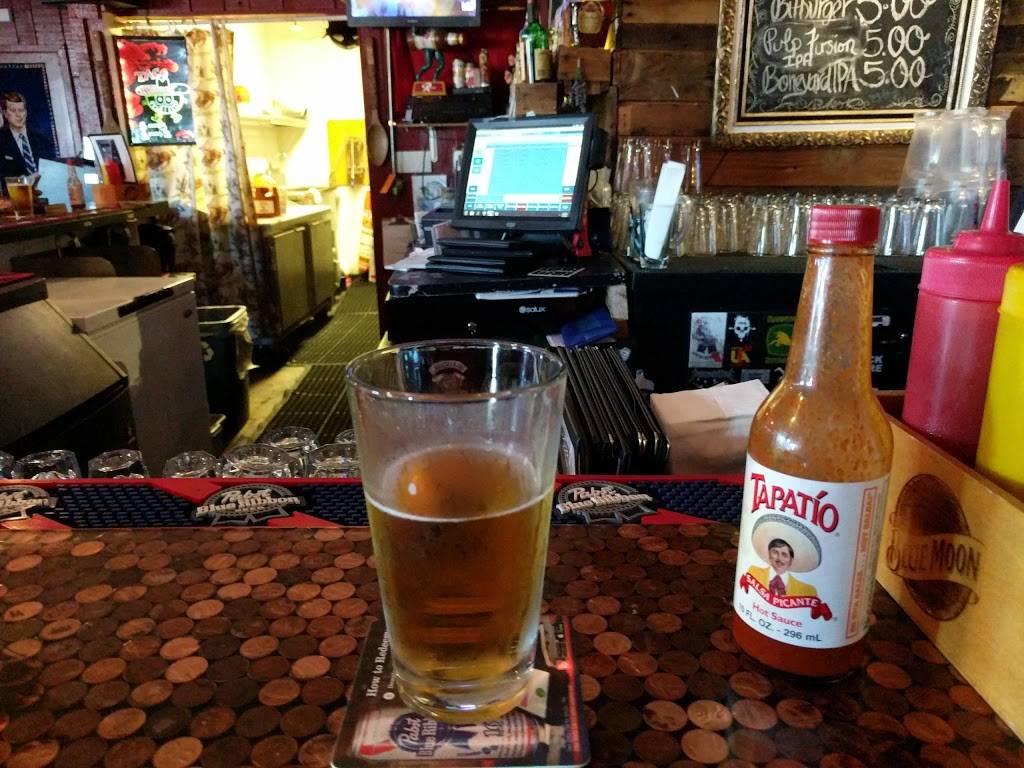 Lucky Liquor | restaurant | south 98168, 10325 E Marginal Way S, Tukwila, WA 98168, USA | 2066734081 OR +1 206-673-4081