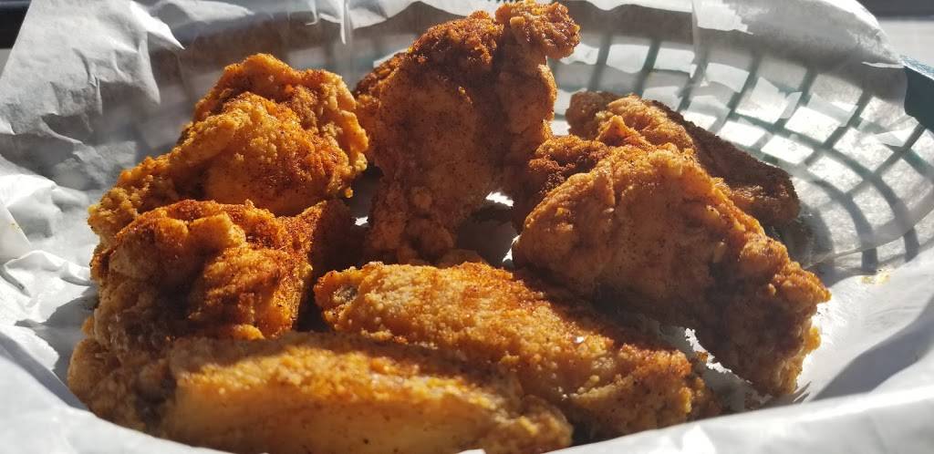 Pizza Shuttle | meal delivery | 1827 N Farwell Ave, Milwaukee, WI 53202, USA | 4142899993 OR +1 414-289-9993