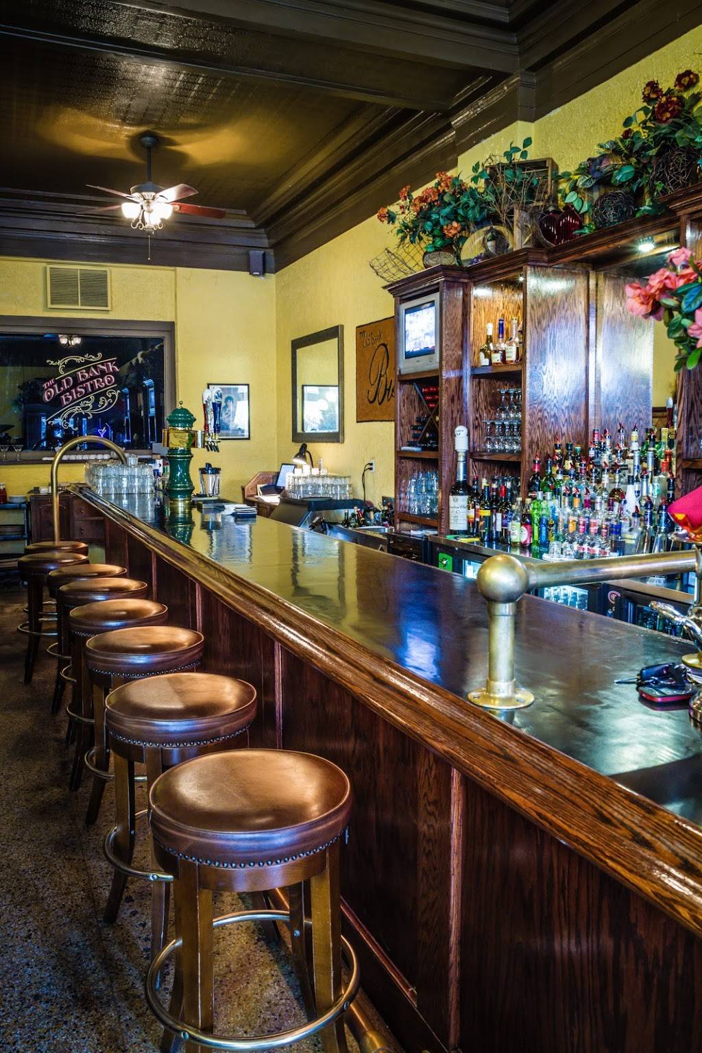 Old Bank Bistro | restaurant | 41 Jarvis St, Fort Erie, ON L2A 2S4, Canada | 9059949222 OR +1 905-994-9222