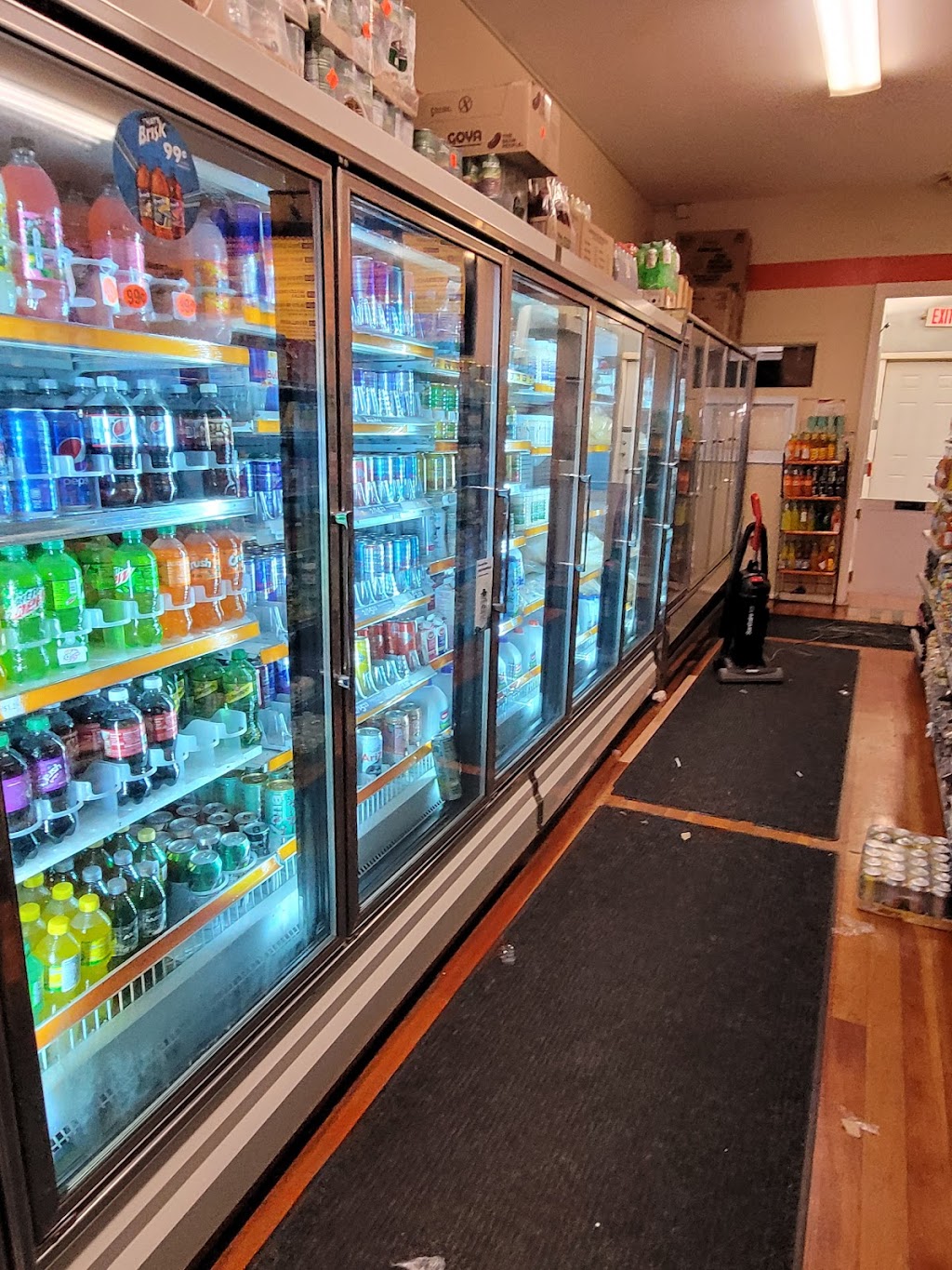 Leos Market & Restaurant | restaurant | 162 Broadway, Newport, RI 02840, USA | 4016195935 OR +1 401-619-5935