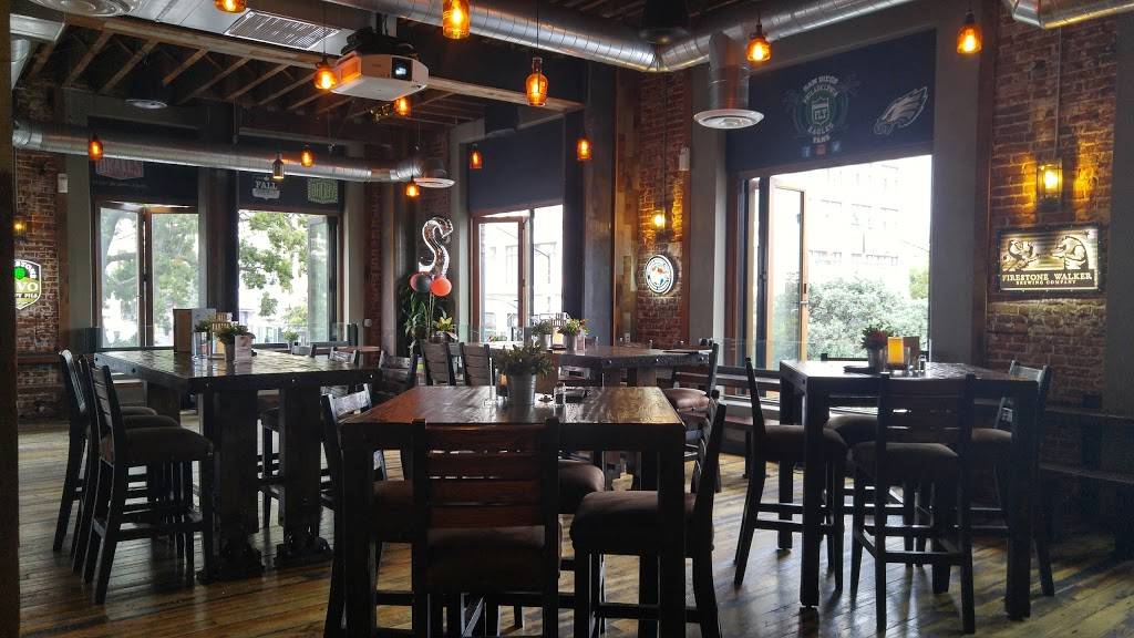 Quad AleHouse | restaurant | 868 Fifth Ave, San Diego, CA 92101, USA | 6192393339 OR +1 619-239-3339