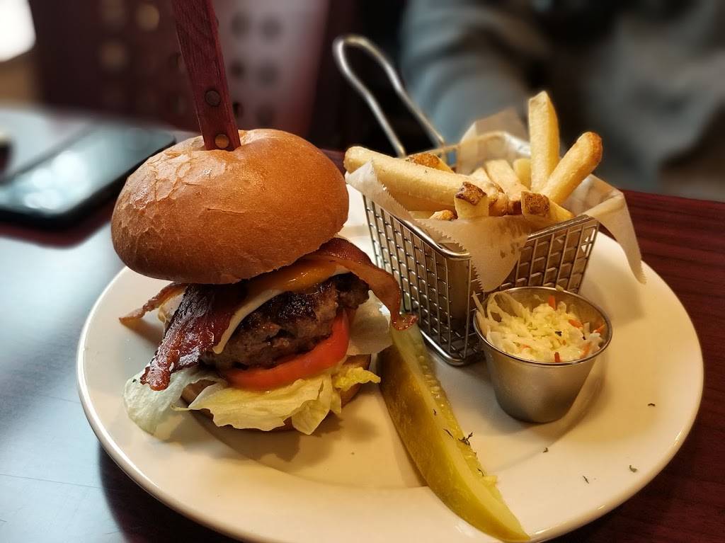 Amys Riverside Grill | restaurant | 1 Old Hwy 22, Clinton, NJ 08809, USA | 9083232173 OR +1 908-323-2173