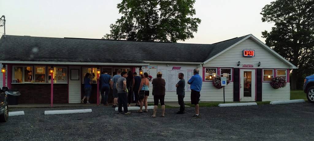 Happy Days Drive In | restaurant | 3022 NY-370, Meridian, NY 13113, USA | 3156262943 OR +1 315-626-2943