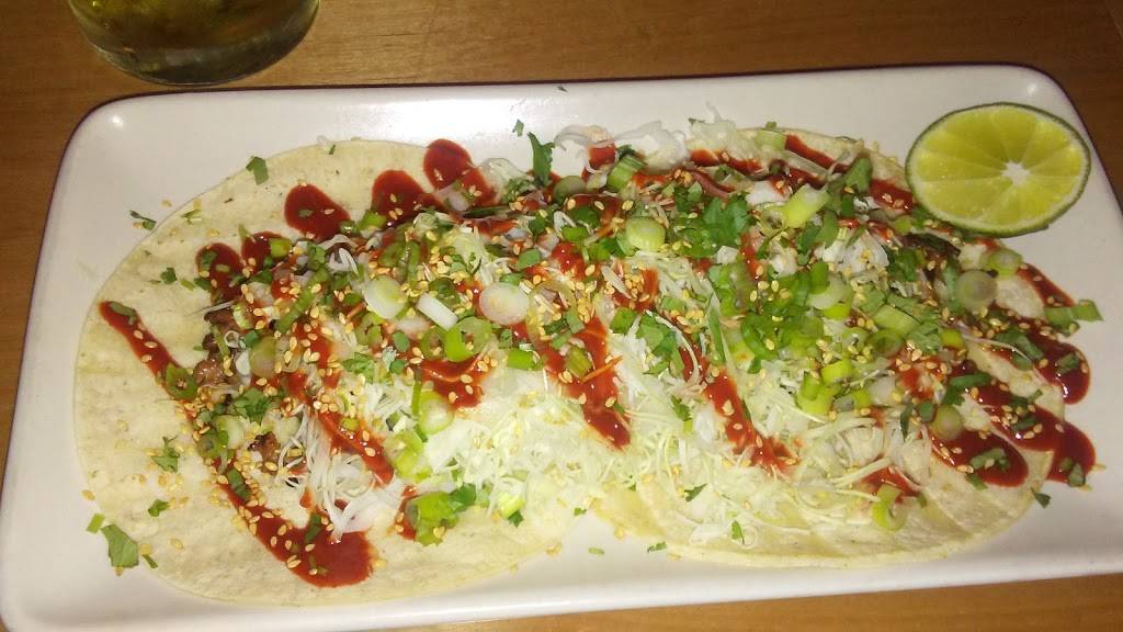 THE|COMMONS | restaurant | 49 W 10th St, Tracy, CA 95376, USA | 2098355040 OR +1 209-835-5040