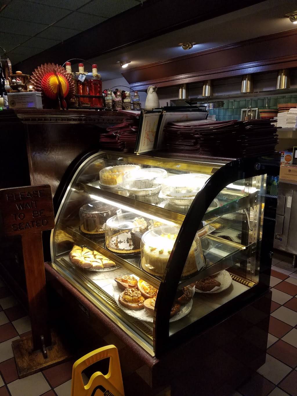 Hickory Garden Family Restaurant | restaurant | 3311 Hickory Grove Rd, Davenport, IA 52806, USA | 5633863620 OR +1 563-386-3620